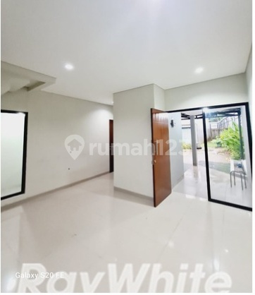 Hot Sale Rumah Bagus 2 Lantai Siap Huni di Ciputat