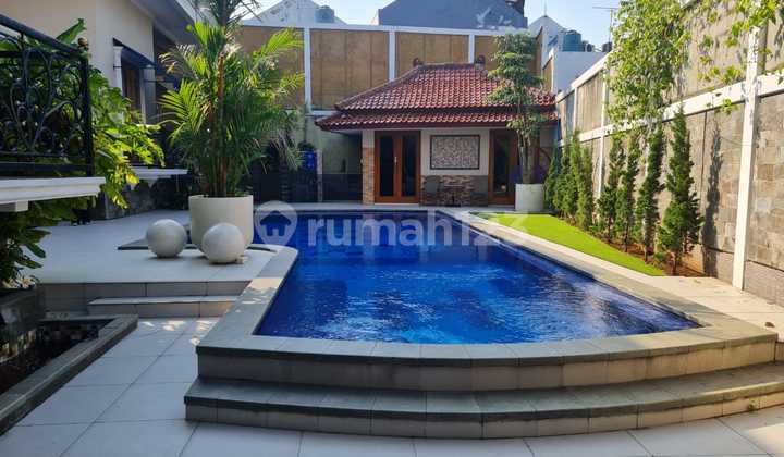 Rumah Mewah Like New dengan Pool di Pamulang Tangerang Selatan Rumah Mewah Like New dengan Pool di Pamulang Tangerang Selatan