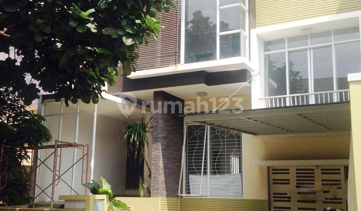 Rumah Bagus,jalan lebar,dalam cluster di Bintaro Jaya 7.