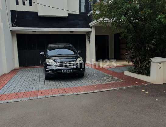 Rumah Bagus Mewah Siap Huni, Ada Swimming Pooldi Daerah Kemang Jakarta Selatan