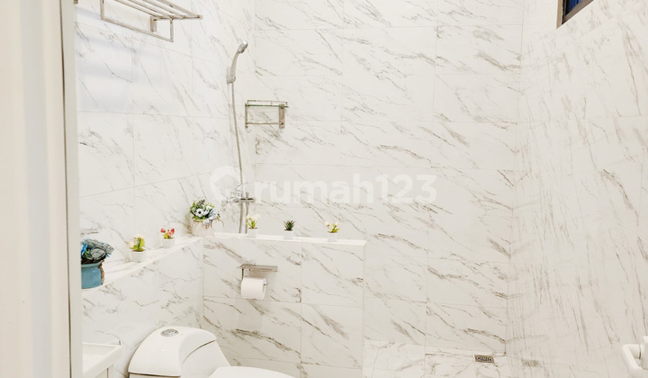 A Nice House in Pinang Building Pondok Indah South Jakarta. 2