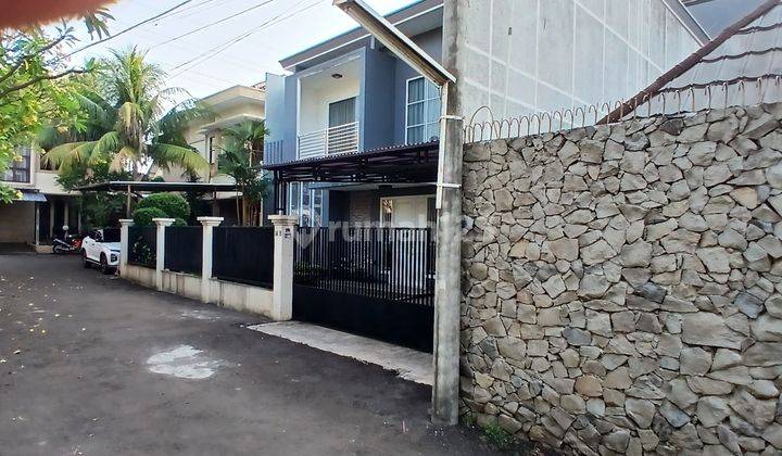 Rumah Apik Dalam Town House Jakarta Selatan  2