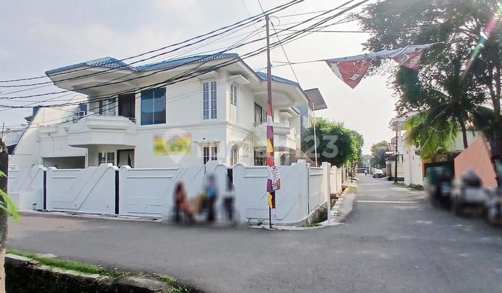 Rumah Menghadap 2 Muka di Lokasi Strategis