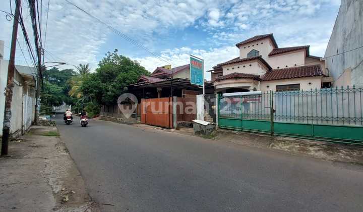 Strategis di Bintaro dekat ke Stasiun KRL 