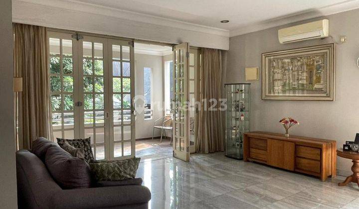 Asri, Semi Furnished, Strategis, Siap Jual di Jakarta Selatan  2