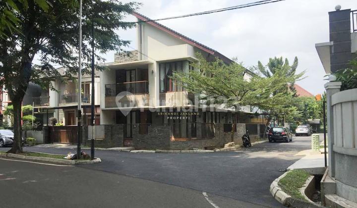 Ready to Live, Strategic Location