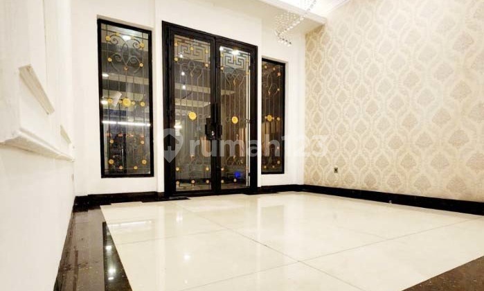 Spacious &amp; Lush Residence in Flood-Free Area 2