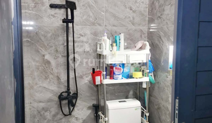 Ready to Occupy, Inside Cluster 2