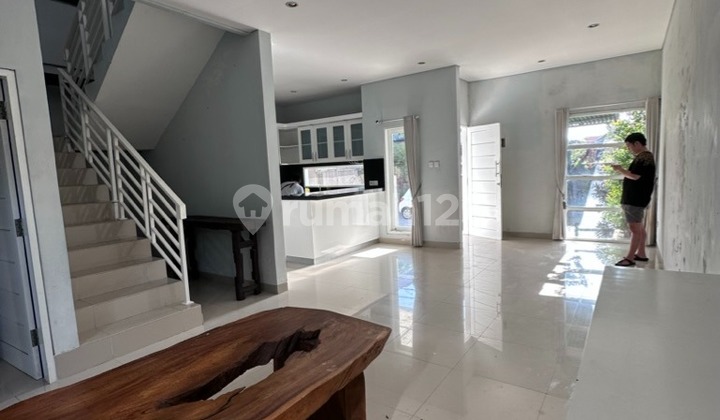 Dijual Rumah 2 Lantai 3 Kamar di Denpasar Barat 2