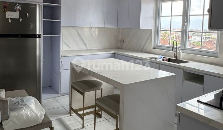 3-Storey Shophouse with Complete SHM IMB, Semi-Furnished in Imam Bonjol 2