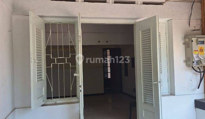 Disewakan rumah di jalan bawean gubeng 2