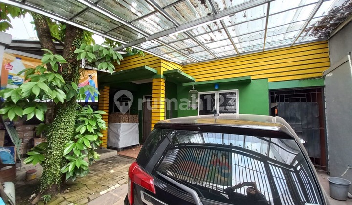 House by the Road Suitable for Business in Karawaci Tangerang 2