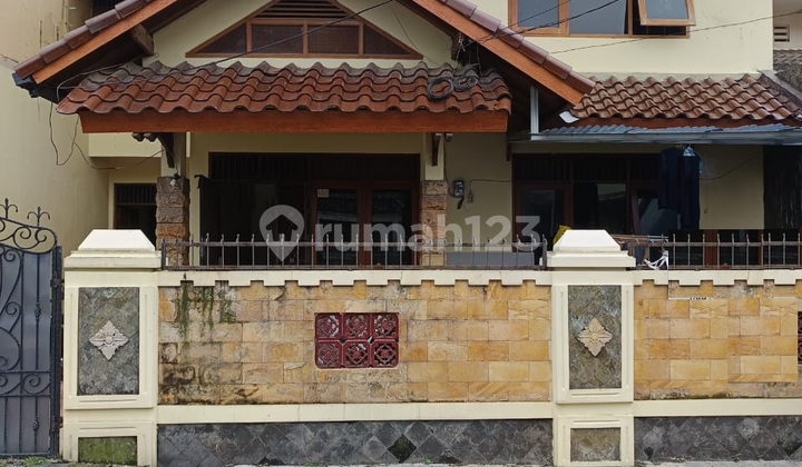6 BR + 3 house in Pamulang Permai 1, Near UNPAM Campus & Mall