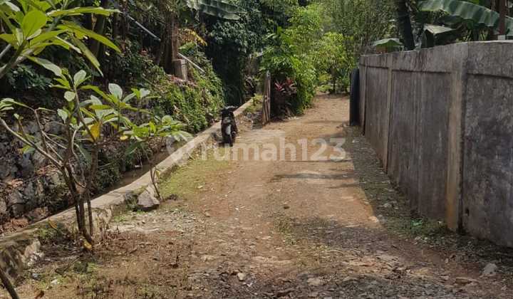 Tanah di Pinggir Jalan Raya Muncul Setu Tangerang Selatan Tanah di Pinggir Jalan Raya Muncul Setu Tangerang Selatan