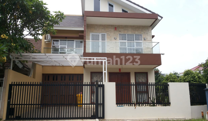 Rumah Hook Full Furnished Listrik Tenaga Surya Siap Huni di Giriloka BSD Tangerang Selatan Rumah Hook Full Furnished Listrik Tenaga Surya Siap Huni di Giriloka BSD Tangerang Selatan