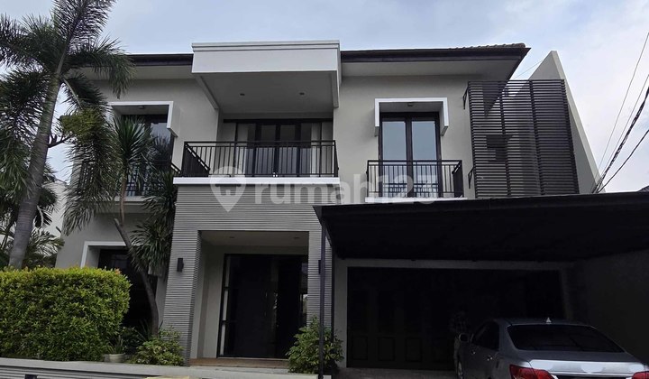 Rumah Mewah ada Swimming Pool di Gandaria,Jakarta selatan