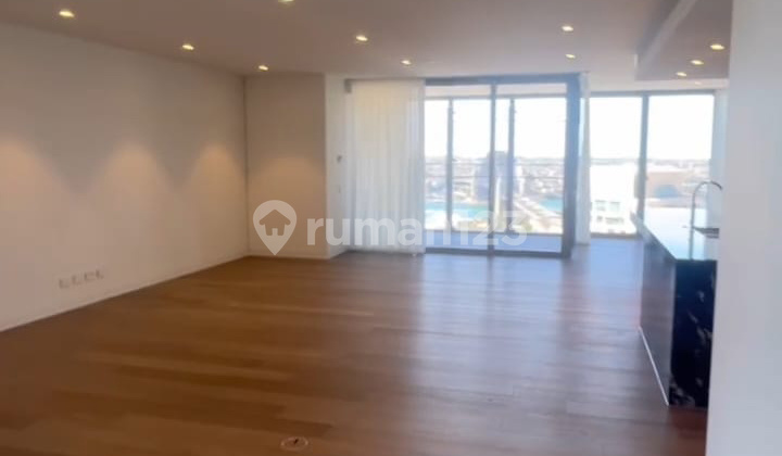 Apartment 3 BR Floor 51 di One Sydnet Harbour Australia 2