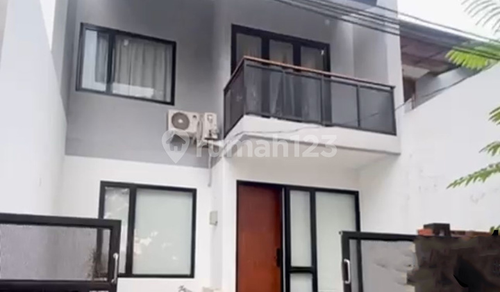 House BR 2 Large Bedrooms in Kencana Loka BSD