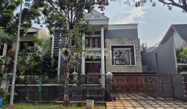 Rumah 3 Lantai Full Furnished Jalan Boulevard di Puspita Loka BSD