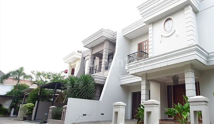 Rumah Mewah Siap Huni di Karang Tengah Lebak Bulus