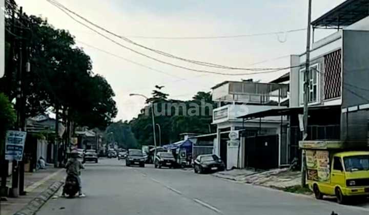 Two-story house by Nusaloka Main Road, suitable for business use. 2