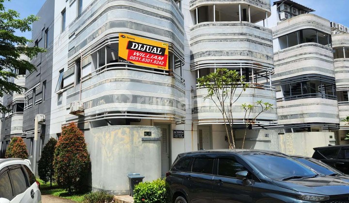 Kost Unit Terdepan View Lake di Anarta House Vanya Park BSD