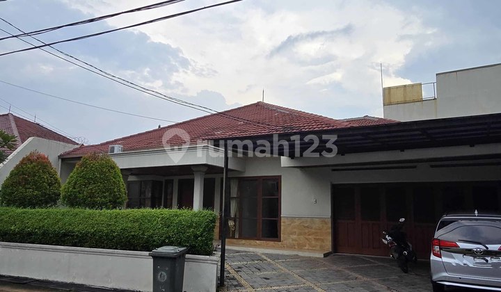 Rumah Mewah ada Swimming Pool ,kamar tidurnya banyak di Gandaria Jakarta Selatan 2