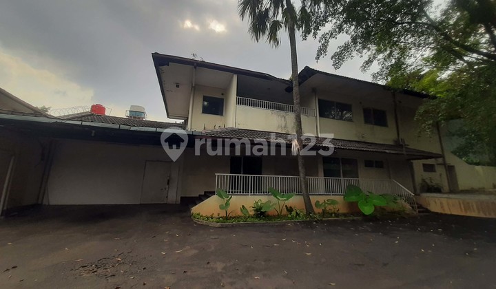 Rumah + Fasilitas Taman Bermain di Kemang Timur Jakarta Selatan