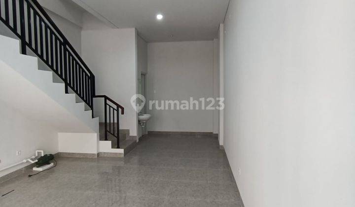 Ruko 3 Lantai Siap Huni di Campton Sampora Cisauk Tangerang 2