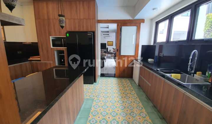 New and Luxurious House in Kemang Selatan II, South Jakarta 2