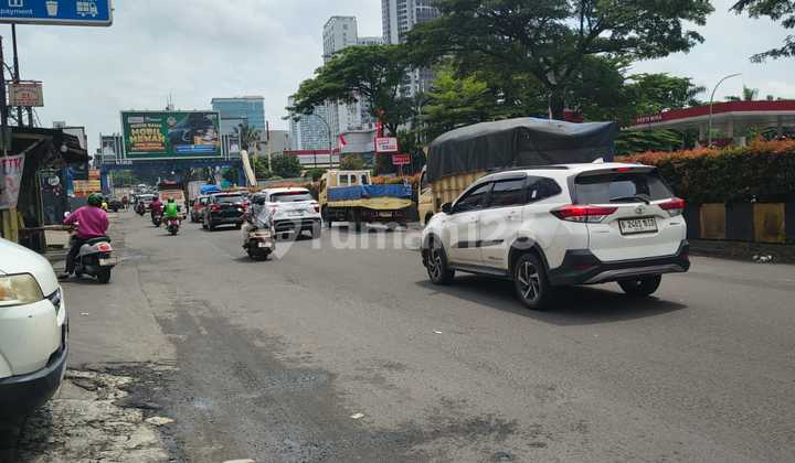 3-Storey Linked Shop House, Strategically Located on the Side of Serpong Road 2