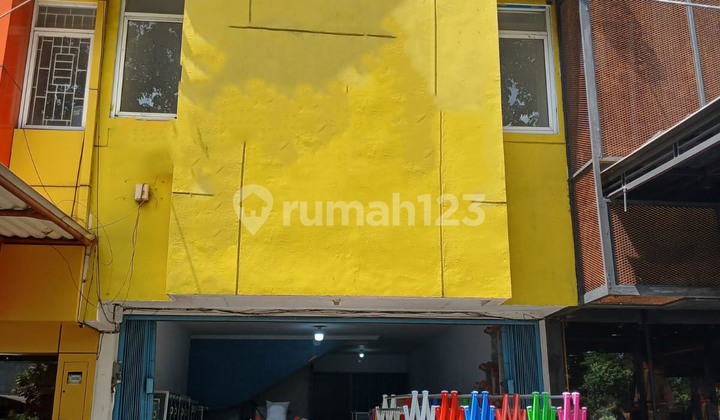 Ruko 1 1/2 Lantai Siap Pakai di Graha Raya, Tangerang Selatan 1