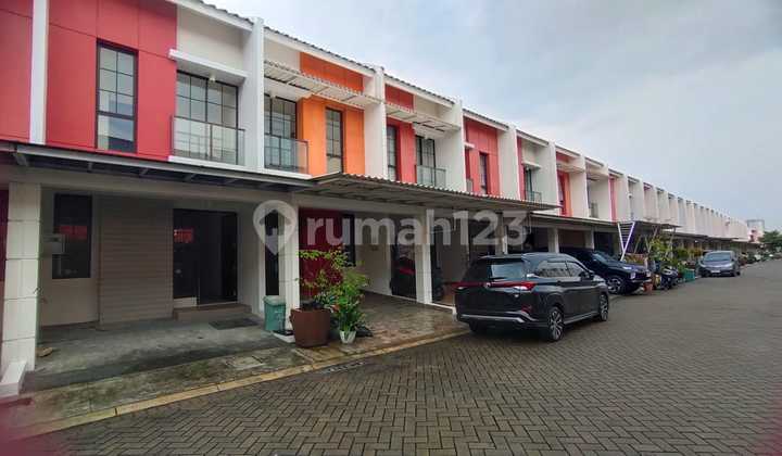 For Sale at a Loss: 2 BR 2-Story House in Green Village Cipondoh 2