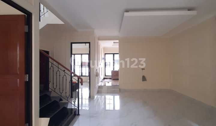 Rumah Brand New Siap Huni, Full Furnished di Griya Loka Bsd 2