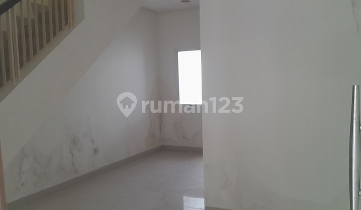 Rumah 2 Lantai di Cluster Sapphire Komp. Residence One, Tangerang Selatan 2