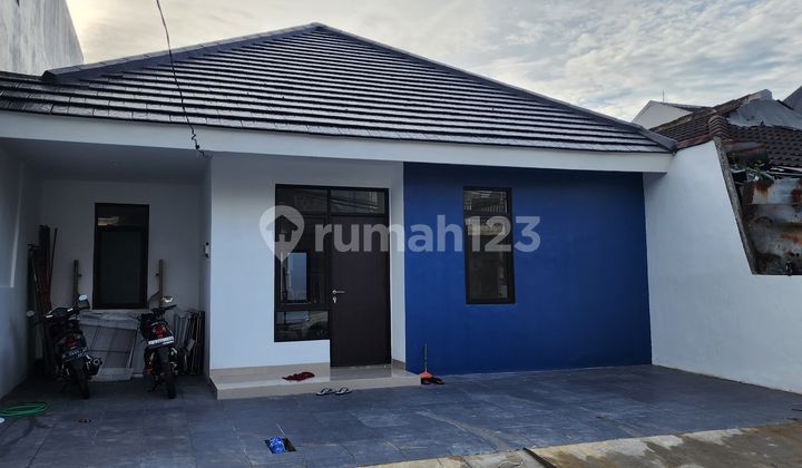 House near Jelupang Toll Gate in Villa Melati Mas Serpong.