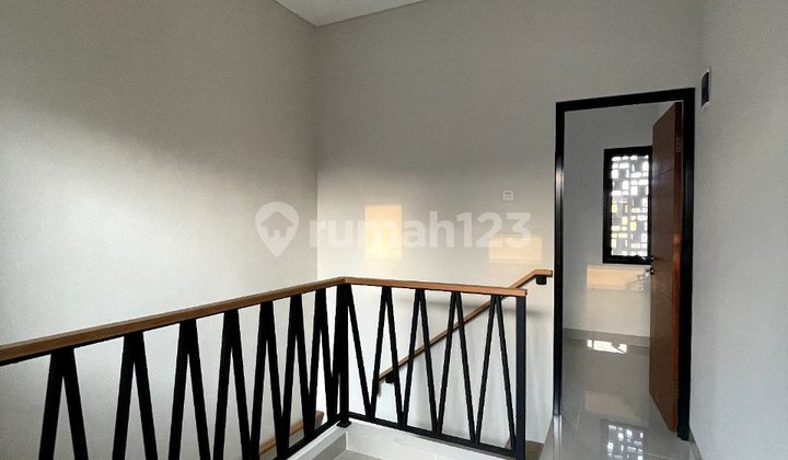 Pemandangan Indah Rumah Dengan 2 KT di Bekasi Pemandangan Indah Rumah Dengan 2 KT di Bekasi