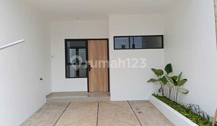 Townhouse Eksklusif Hanya 5 Menit Menuju LRT