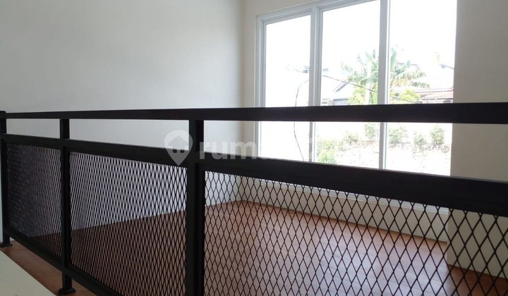Rumah Cantik dengan Mezanine dekat Stasiun Cilebut Bogor