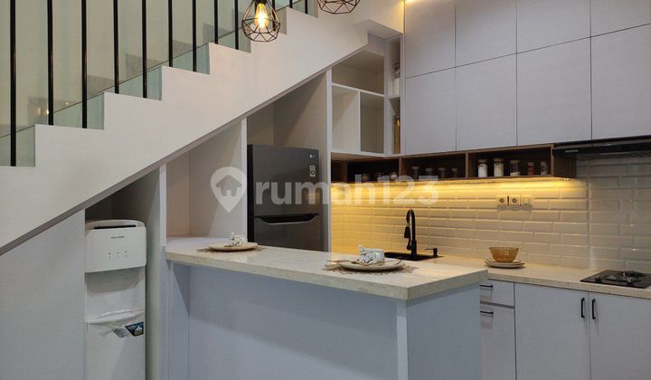 Nikmati Hunian 2 lantai dengan 3 KT+RoofTop di Ciputat Nikmati Hunian 2 lantai dengan 3 KT+RoofTop di Ciputat