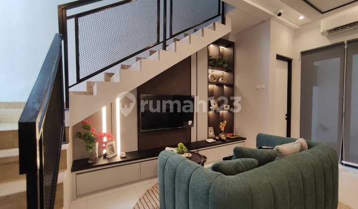 Rumah Desain Modern 3 lantai Letak Super Strategis