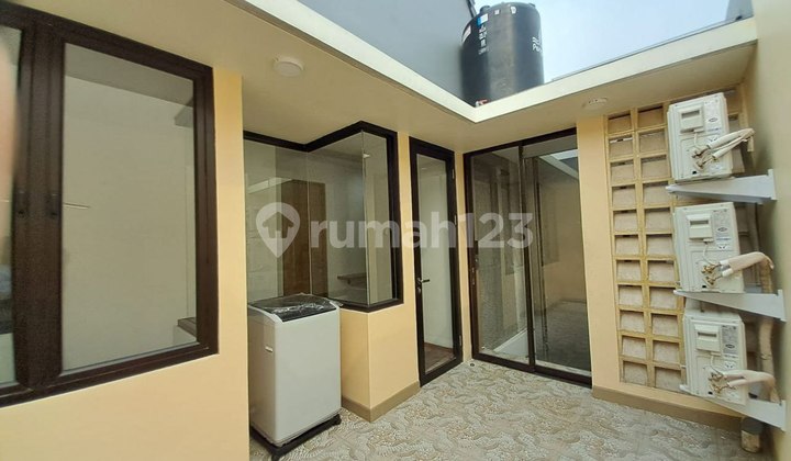 Rumah Eksklusif Desain Scandinavian di JAKSEL