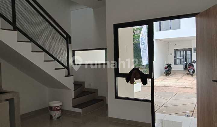 Townhouse Eksklusif Hanya 5 Menit Menuju LRT 2