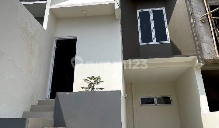 Hunian Konsep Split Level Dengan 3+1 KT di JAKTIM