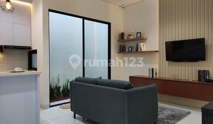 Rumah Tipe 115/72 Terdapat Attic Room di Ciputat Rumah Tipe 115/72 Terdapat Attic Room di Ciputat