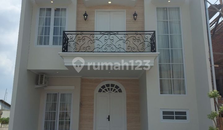 Rumah Premium Letak Sangat Strategis di Pamulang