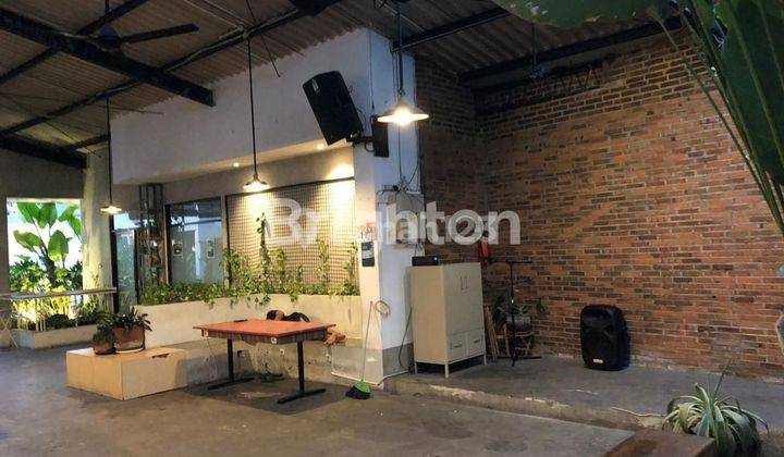 Gedung 4 Lantai Ex Cafe Nol Jalan Rungkut 2