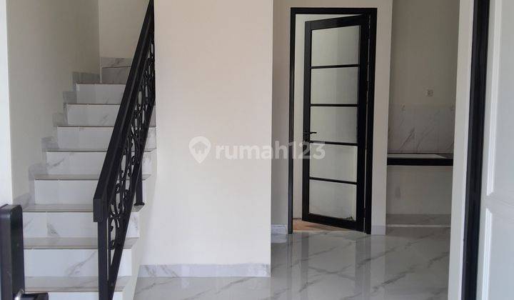 Rumah 2 Lantai Munjul Pinggir Jalan Harga Murah 2