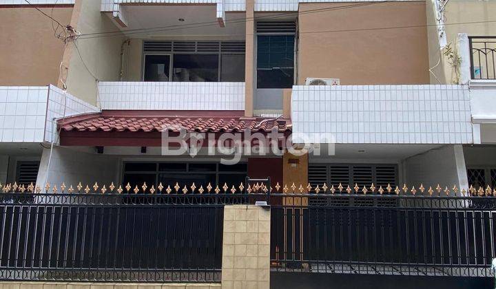 Rumah di jalan di Ponegoro 1