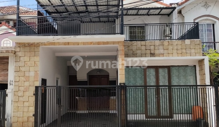 Semi-Furnished 2-Story House + Beautiful, Clean, and Move-In Ready Commercial Space, in the Nusaloka Area of BSD